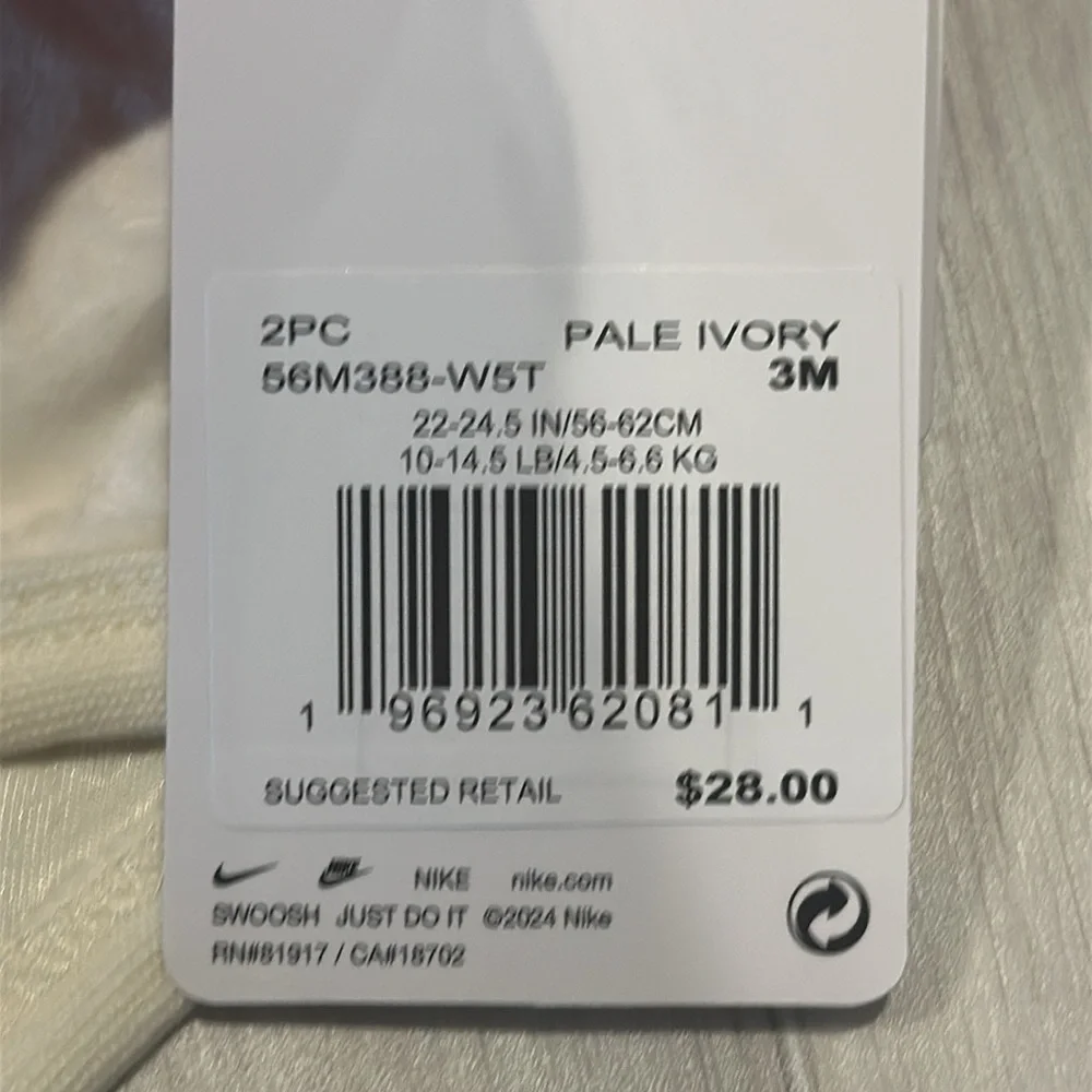 Nike Velour 2 piece set 3 months‎ Pale Ivory NWT - Picture 6 of 8